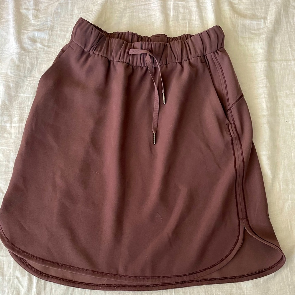 LuluLemon On The Fly skirt size 6